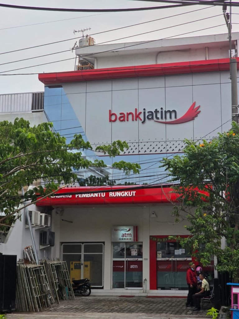 bank jatim cabang rungkut dibangun oleh GV Design Surabaya - jasa konstruksi dan desain interior surabaya